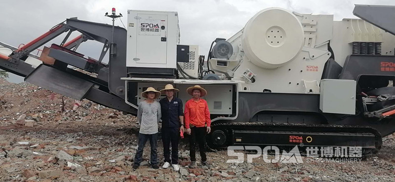 世博大型混凝土破碎機(jī)客戶現(xiàn)場，歡迎考察