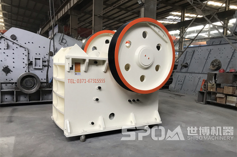 中硬礦石破碎機(jī)，顎式破碎機(jī)