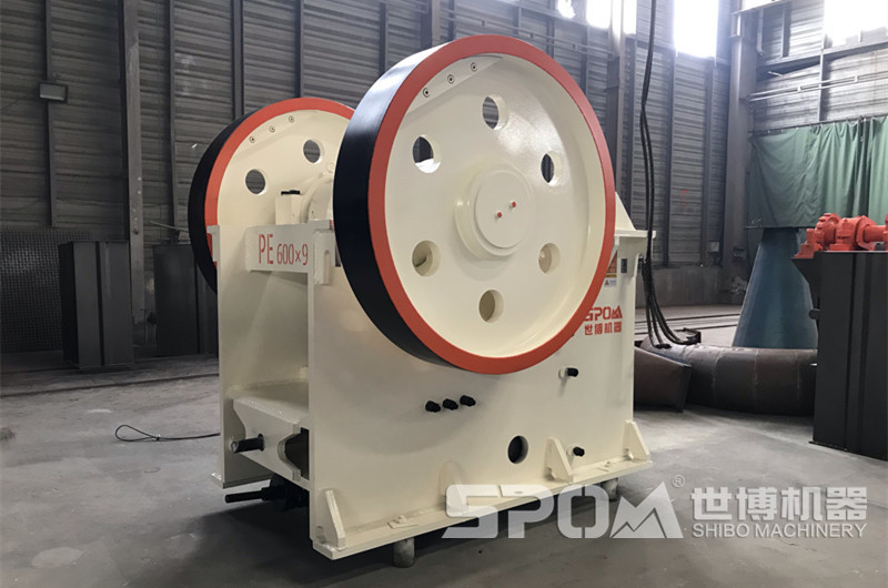 PE600×900顎式破碎機，時產(chǎn)150噸粗碎機